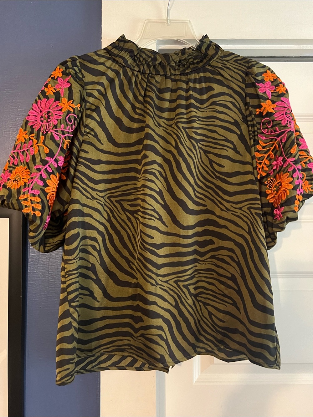 THML Decorative Sleeve Top - Size L